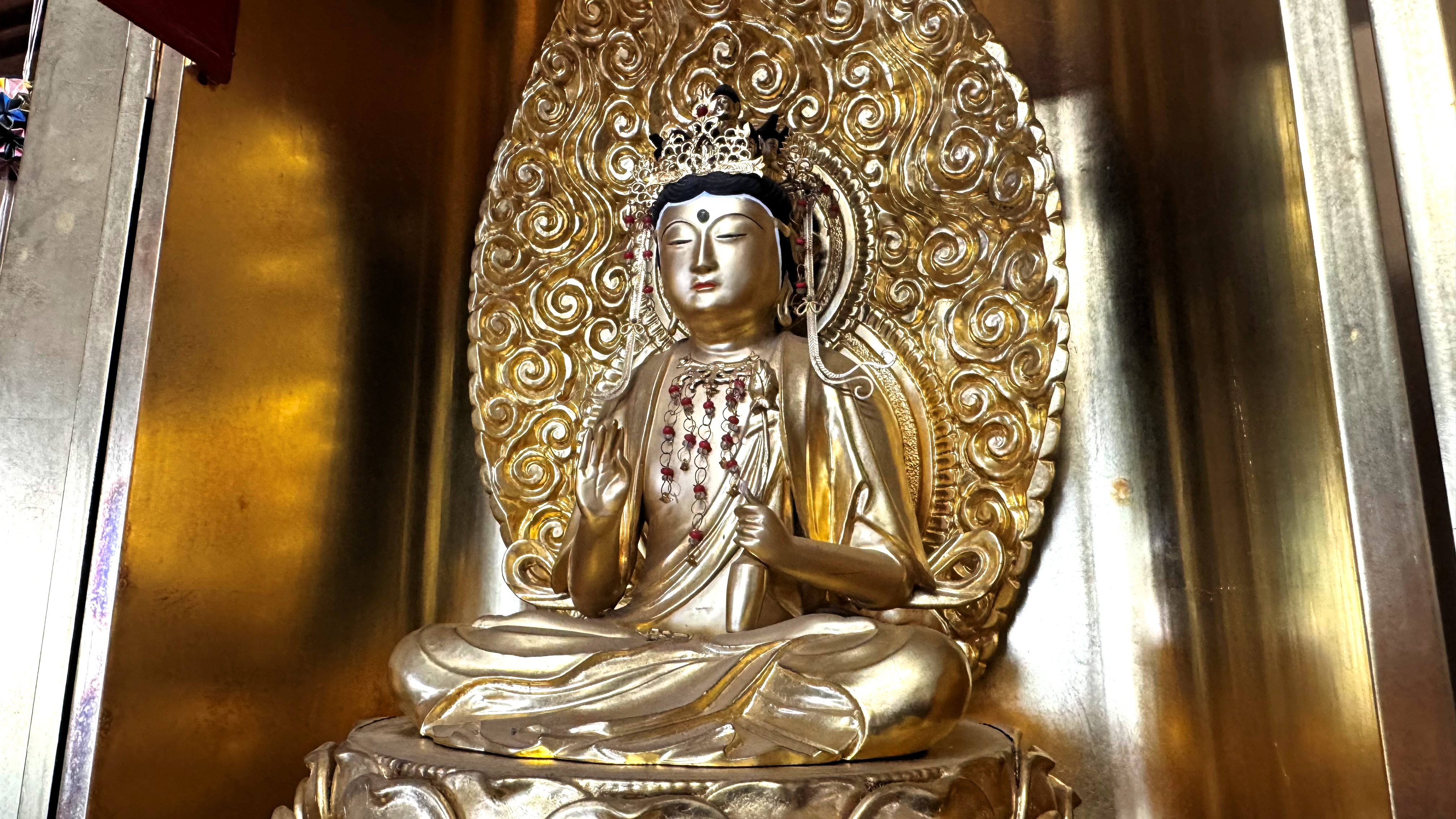 十一面観音菩薩坐像